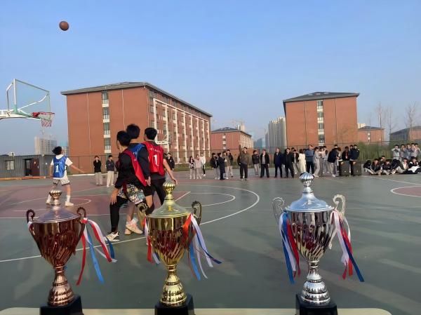 �ഺ��Ѫ���sҫ�r�̡�ɽ�|���������W(xu��)Ժ2024�������3V3 �@��ِ�����չ�